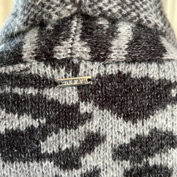 Ladies DKNY long open front sweater - Picture 3 of 5